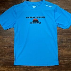 Lightweight Brooks running shirt size Small